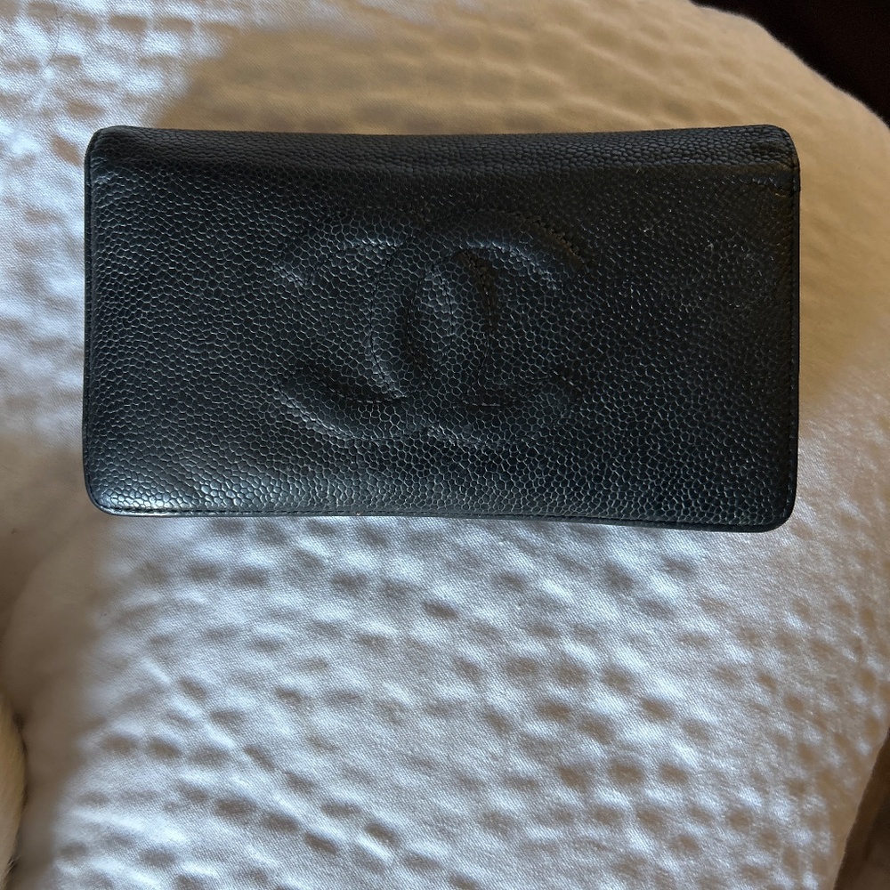 Chanel Black Caviar Timeless CC Yen Wallet